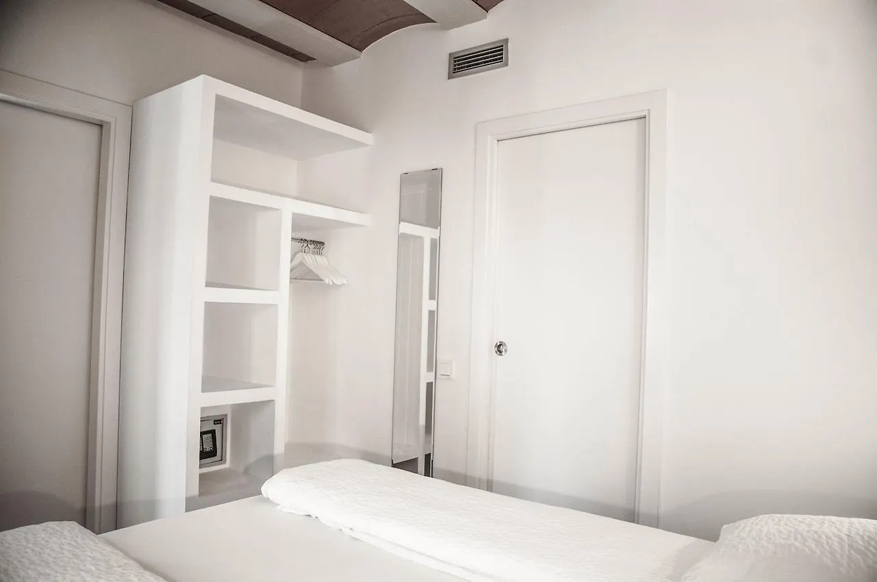 Barcelona Beach Apartments 0*,